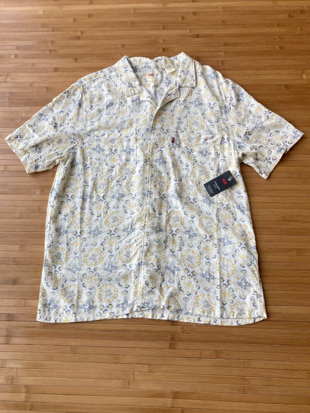 Levi's Classic Camp Shirt Relaxed Fit Mens Small S Malachi Egret NWT Button Up